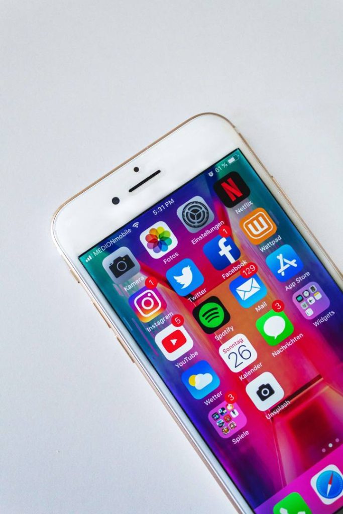 Social Media apps on Iphone